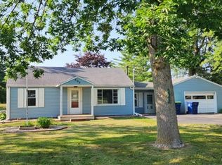 895 Schust Rd, Saginaw, MI 48604