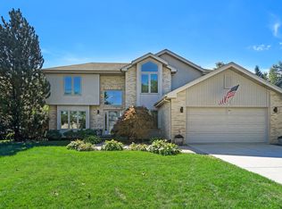 1022 Blacksmith Ln, Lemont, IL 60439