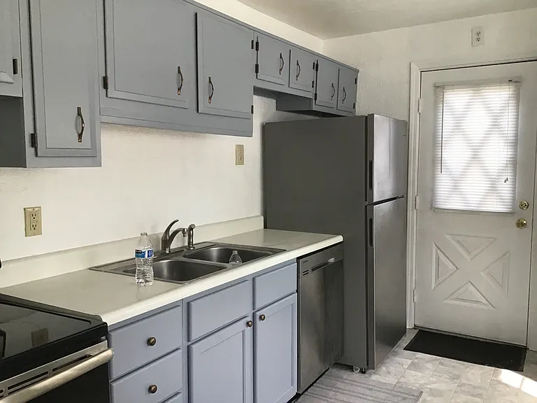 409 W Angela Blvd — Photo 7