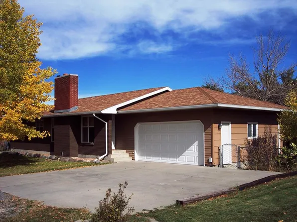 2128 Cover St, Cody, WY 82414