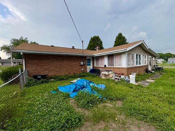 2nd image of 3110 Sherwood Park Dr