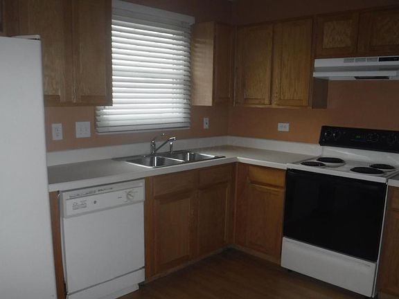 4th image of 3200 Sophie St