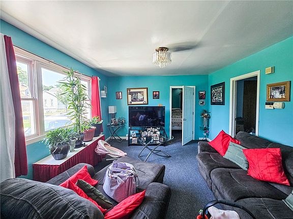4th image of 378 Scio St