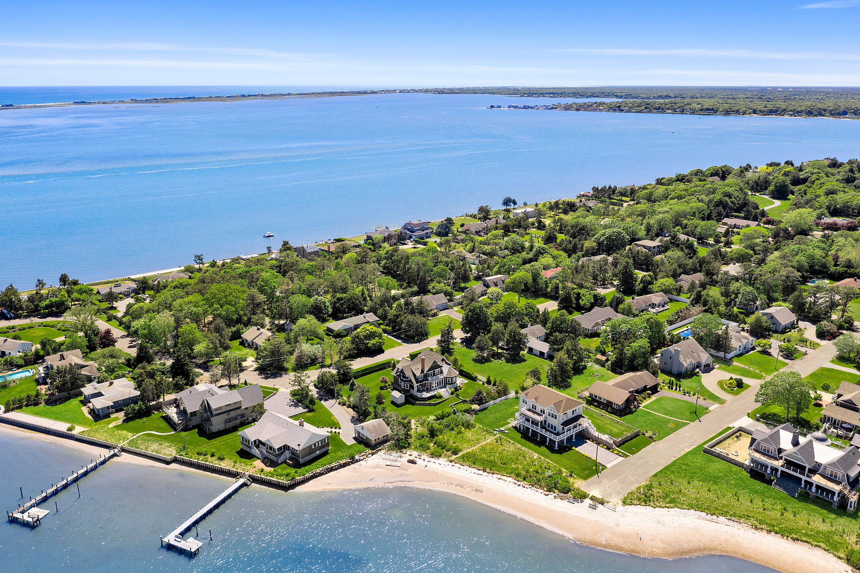 19 East Point Ln, Hampton Bays, NY 11946 Out East