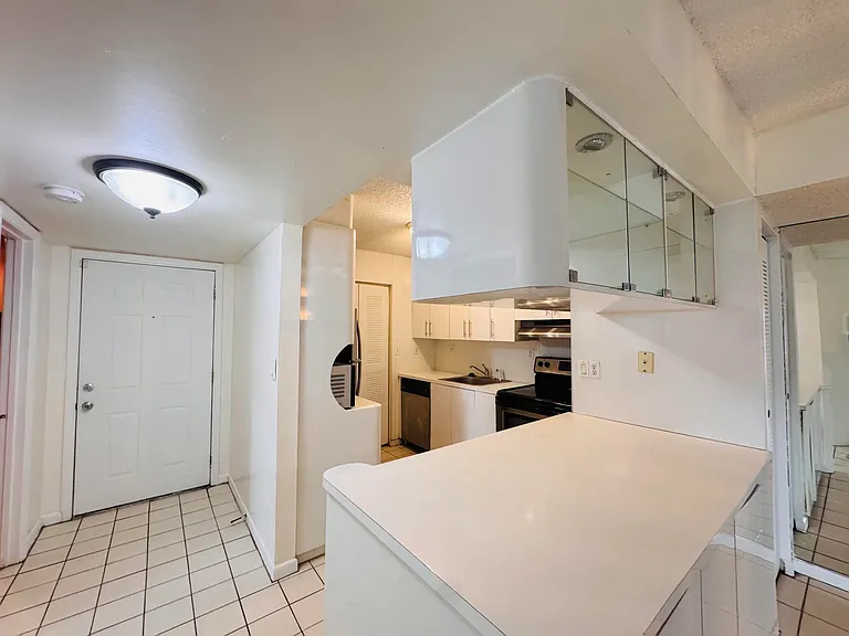 20681 NE 4th Pl #105 — Photo 11
