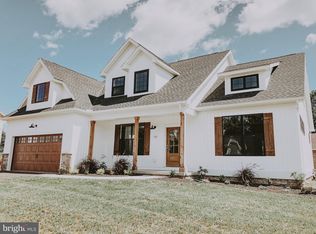 885 Tracey Rd, Hanover, PA 17331