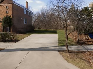 6310 N Troy St, Chicago, IL 60659
