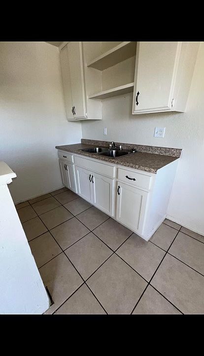 1st image of 1232 N Sierra Way