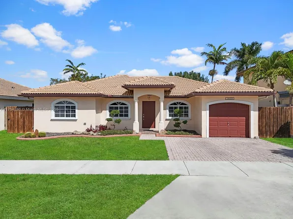 14325 SW 164th Ter, Miami, FL 33177