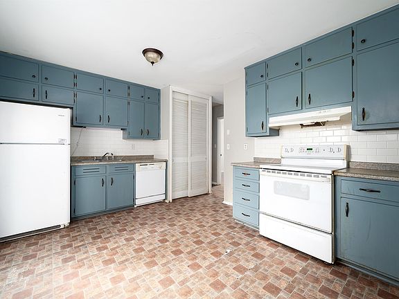 2nd image of 228 Cheyenne Blvd