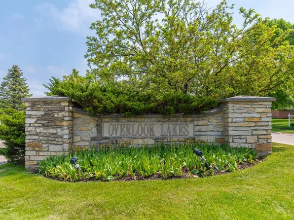 8860 Woodbridge DRIVE, Greendale, WI 53129
