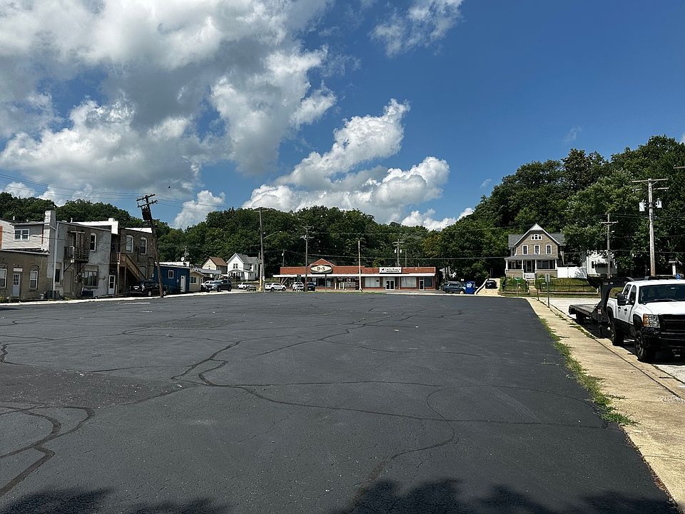 1st image of E Bluff St