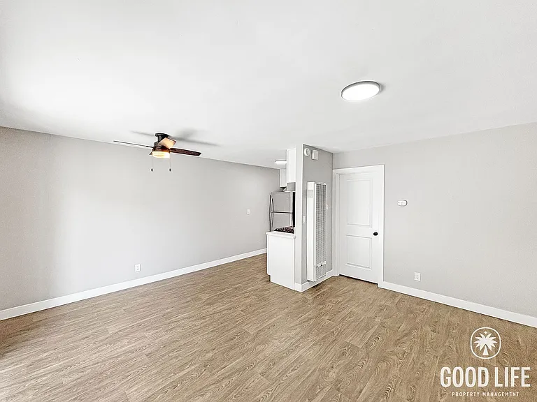 49th St (Units 1-8) — Photo 4