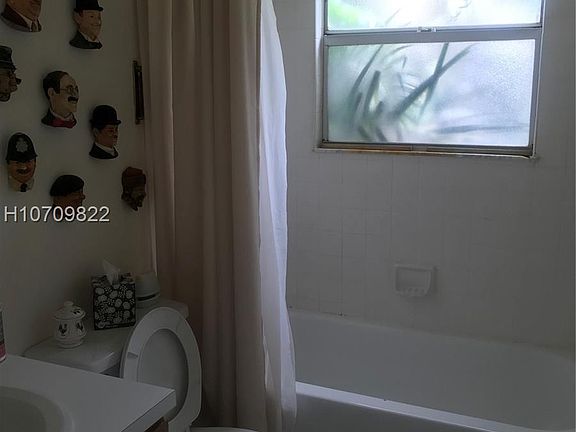 5th image of 2930 Myrtle Oak Cir