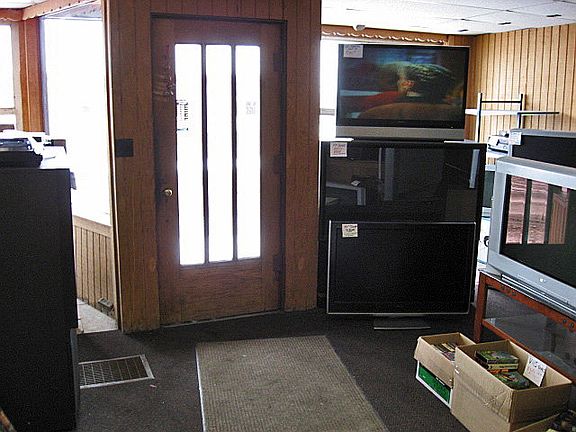 2nd image of 200 1st St
