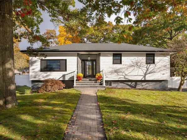 29 Fernwood Drive, Commack, NY 11725