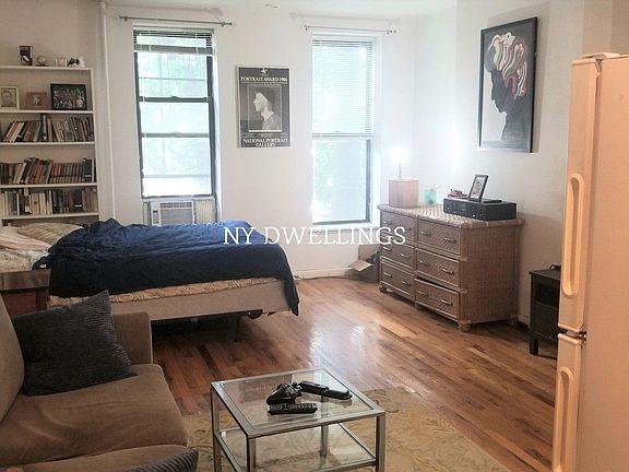 2nd image of 355 12th St #2R