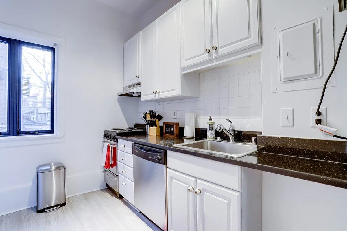1 bed, 725 sqft, $3,800 — Photo 2