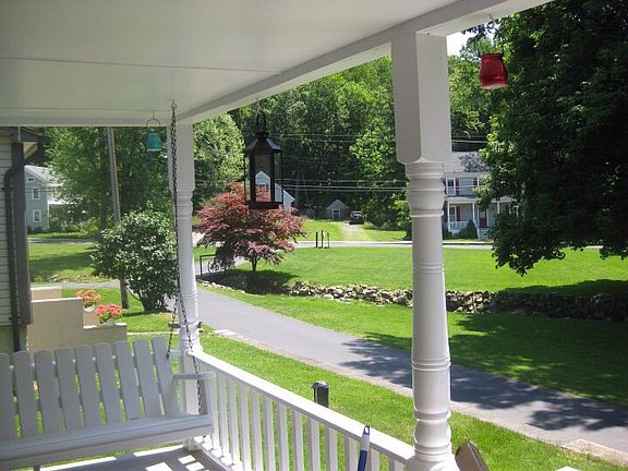 Porch swing