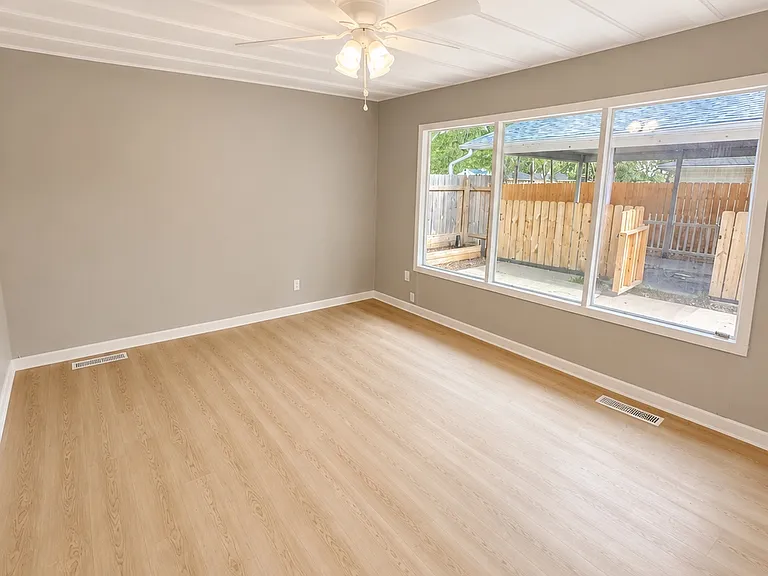 1407 S Mattis Ave — Photo 8