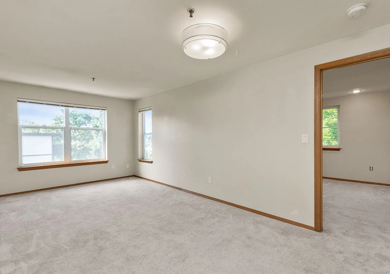 Quaint 2 bdrm/ 1 bth condo in Seattle — Photo 2