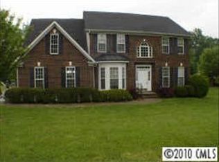 8017 Glamorgan Ln, Matthews, NC 28104