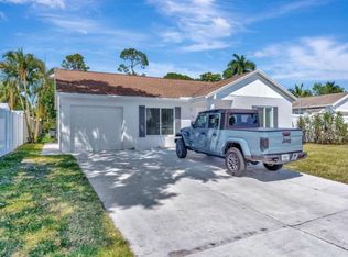 102 Village Cir, Jupiter, FL 33458