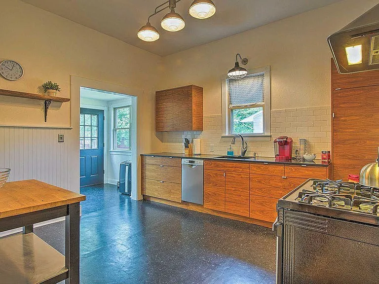 331 Whedbee St — Photo 3