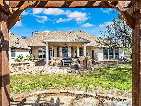 4th image of 12 NW Pleasant View Rdg