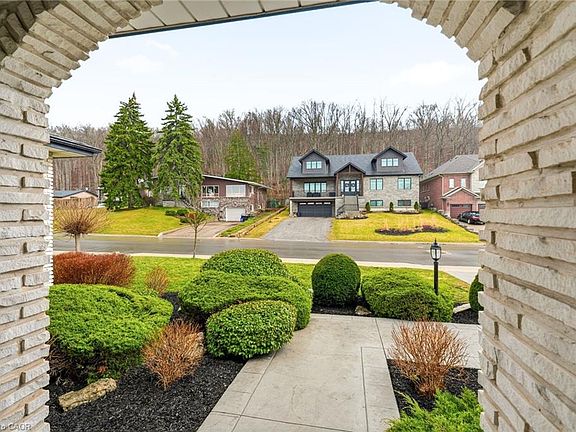 4th image of 43 Maple Dr