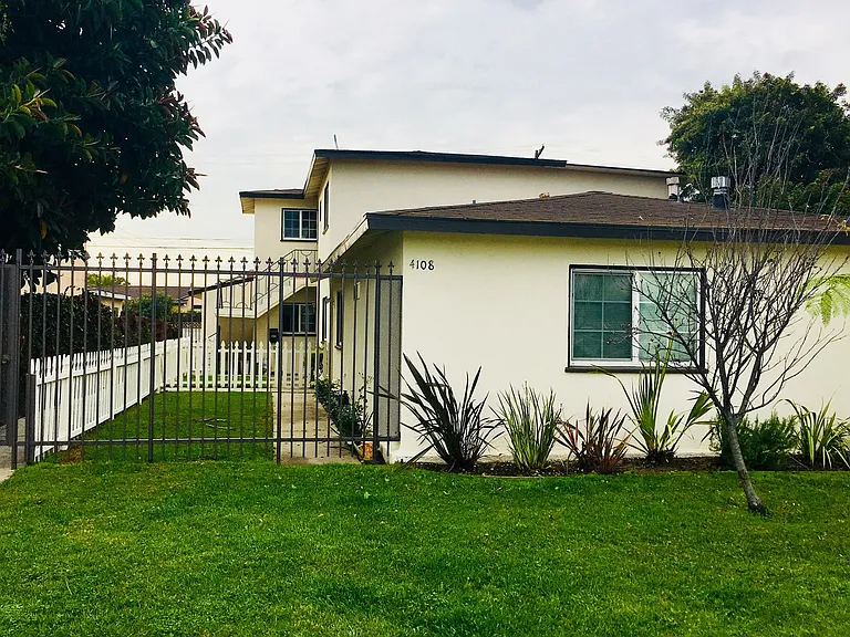 4108 Redondo Beach Blvd — Photo 2