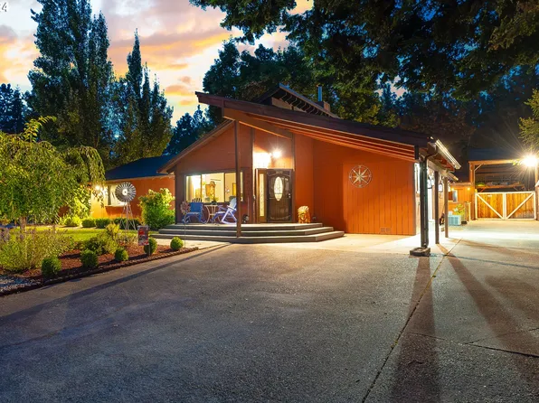 230 Cherokee Ave, Roseburg, OR 97471