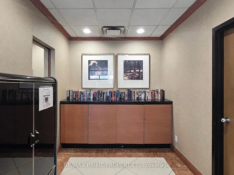 633 Bay St #2516 — Photo 11