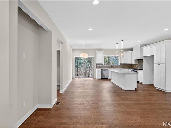 3rd image of 8353 Graham Rd