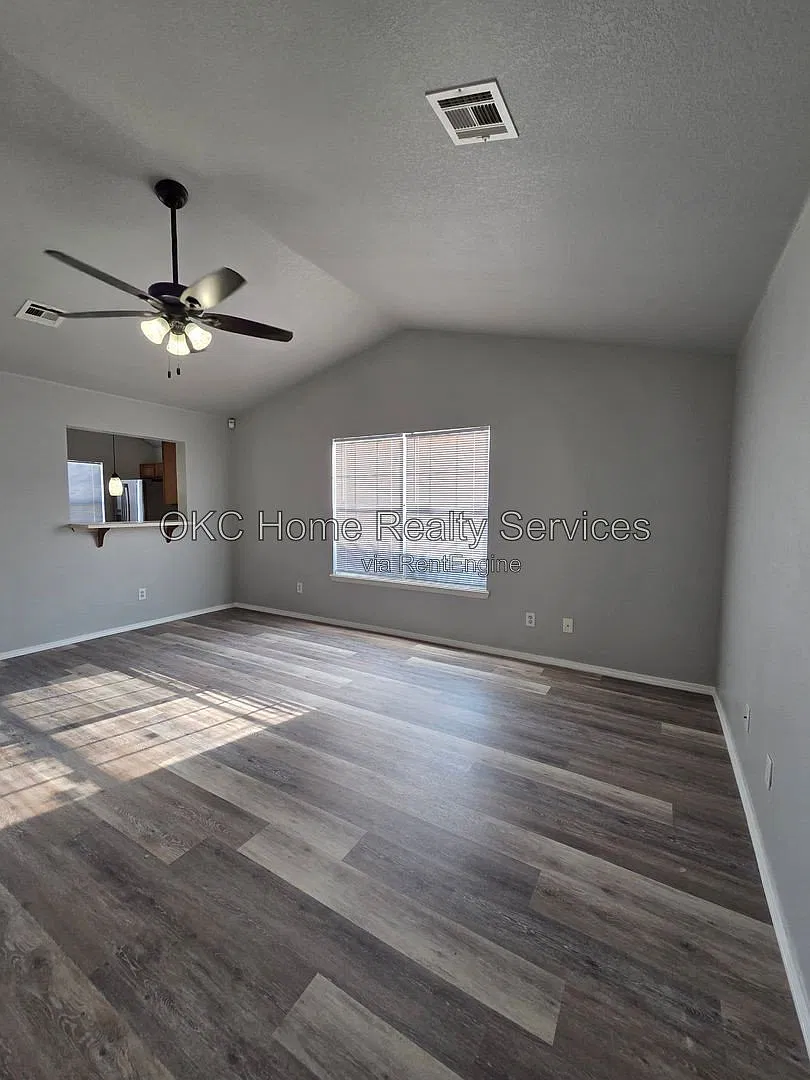 3 bed, 2.0 bath, 1286 sqft, $1,495 — Photo 4