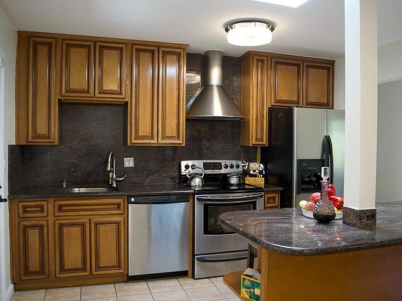 5th image of 19 Heath St