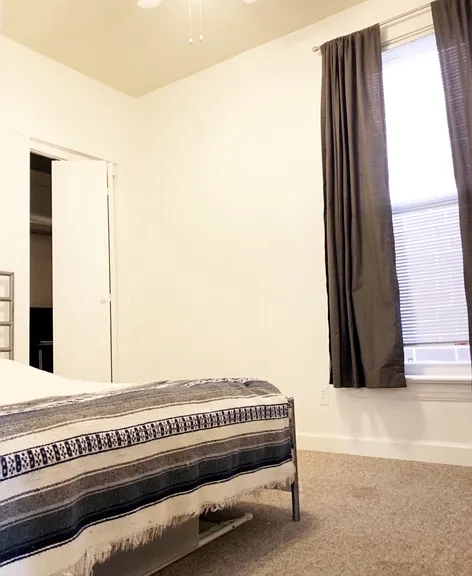 1820 W Henderson St #2 — Photo 10