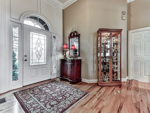 3rd image of 2067 Harmony Dr