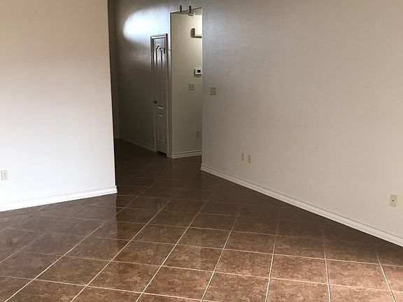 5th image of 5201 Ashville Cir