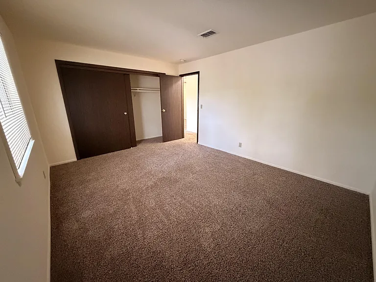 Kimberly Club Apartments — Photo 130