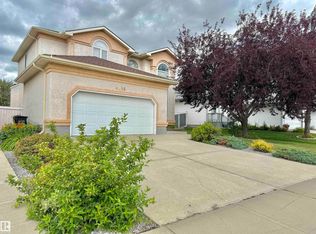 8416 160a Ave NW, Edmonton, AB T5Z 3K2