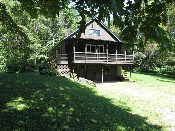 110 Tucker Ln, West Fulton, NY 12194