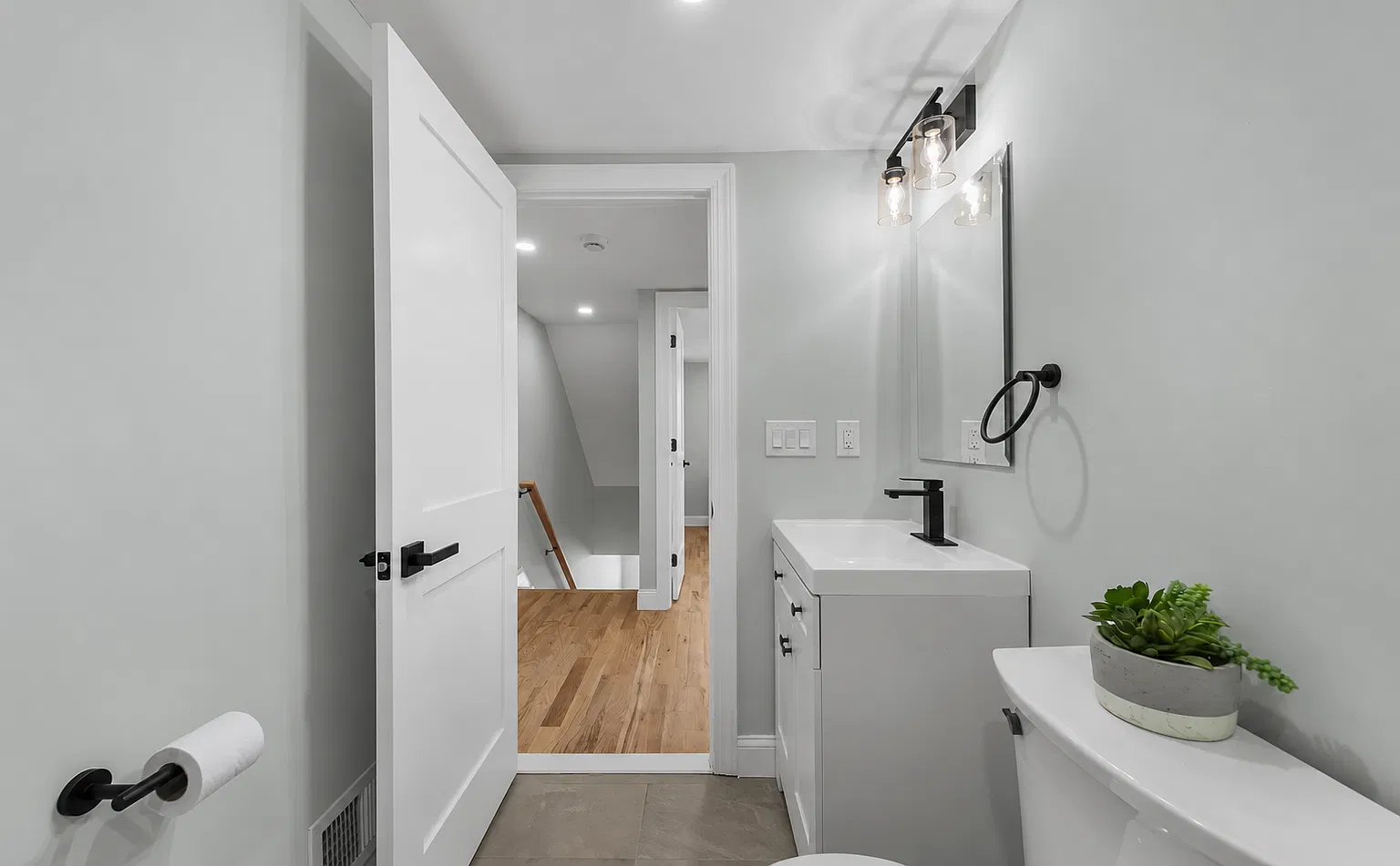3 bed, 1168 sqft, $3,445 — Photo 3