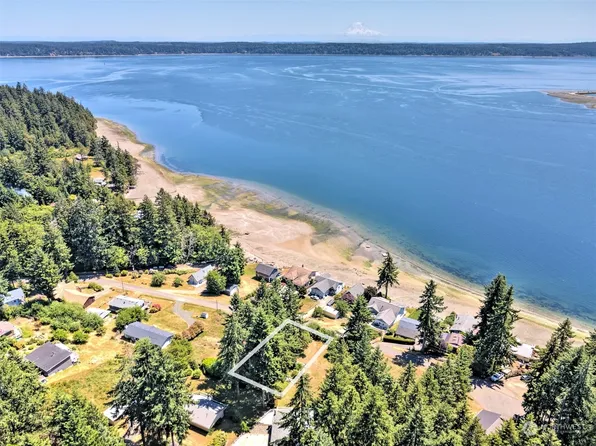 580 E Rauschert Road, Grapeview, WA 98546