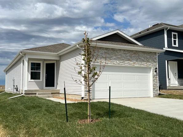 1283 Williamsburg Ln #1, Waukee, IA 50263