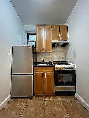 4th image of 436 E 89th St #52