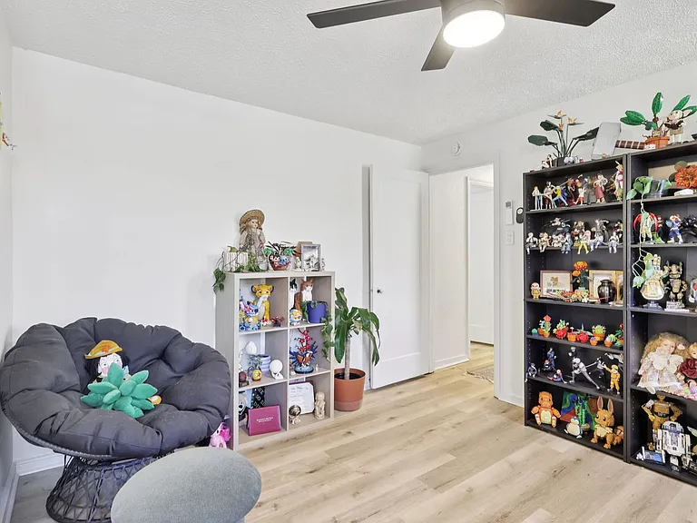 Charming 1, 2, and 3-Bedroom Townhomes in a Quiet Pittsburgh Neighborhood — Photo 84
