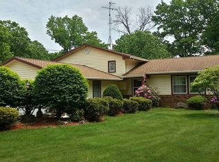 1831 Celeste Cir, Youngstown, OH
