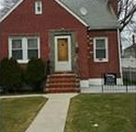 5th image of 113-31 209th St