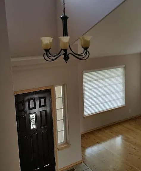 1331 Brentwood Ave — Photo 3